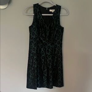 Elegant Black & Green Leopard Print Sleeveless Dress